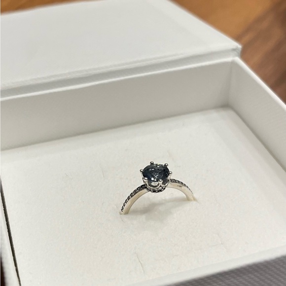 Pandora blue crown ring size 5 - Picture 2 of 4